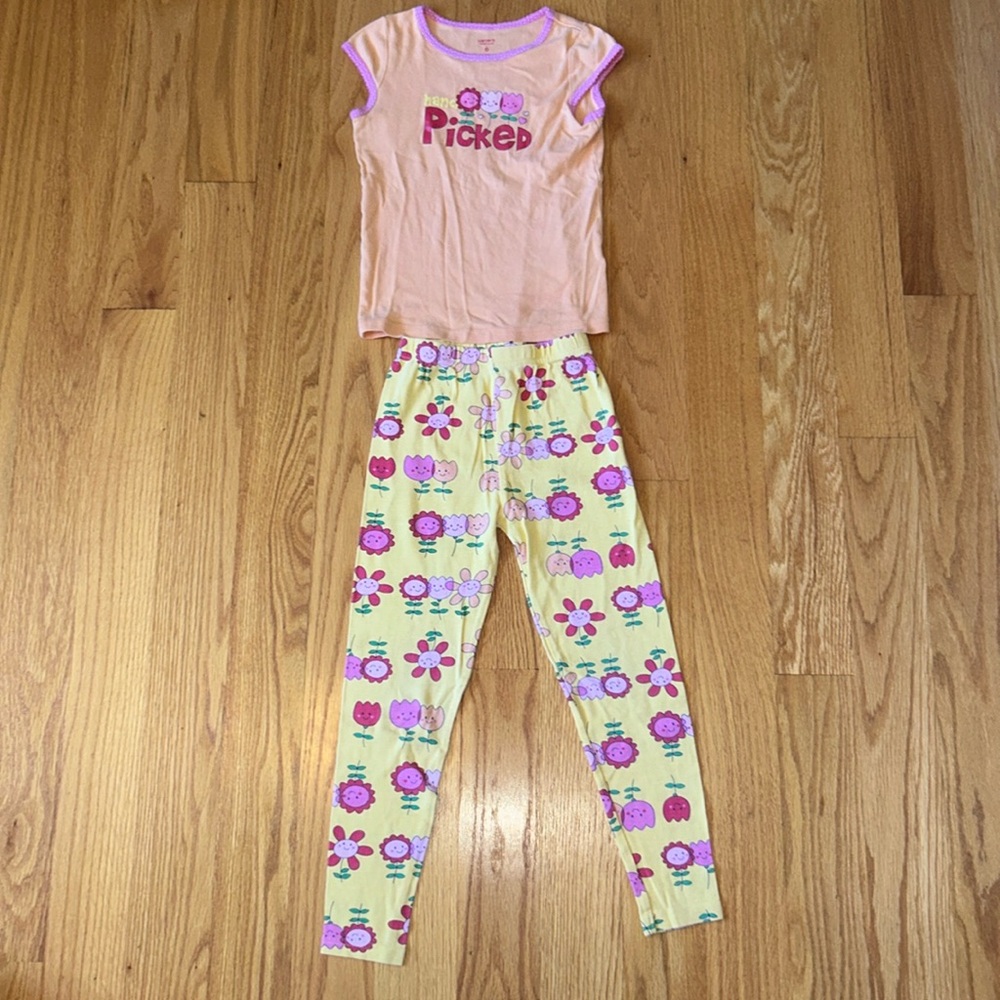 Carter’s pajama set, size kids 6